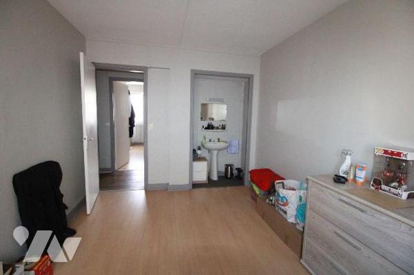 DUNKERQUE centre, près du port et de la mairie, RARE appartement d'environ 120 m2 habitables, s...