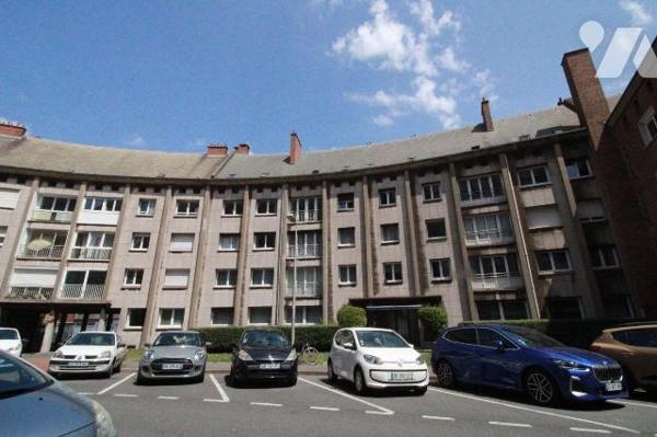DUNKERQUE centre, près du port et de la mairie, RARE appartement d'environ 120 m2 habitables, s...