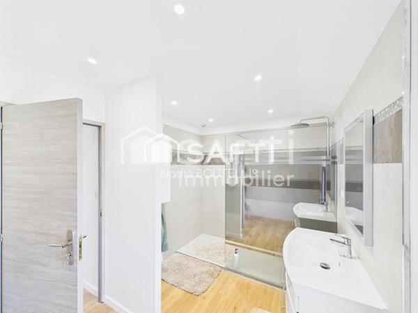 Belle maison à étage de 6 pièces, plus, une grange en R+1 de 110 M².