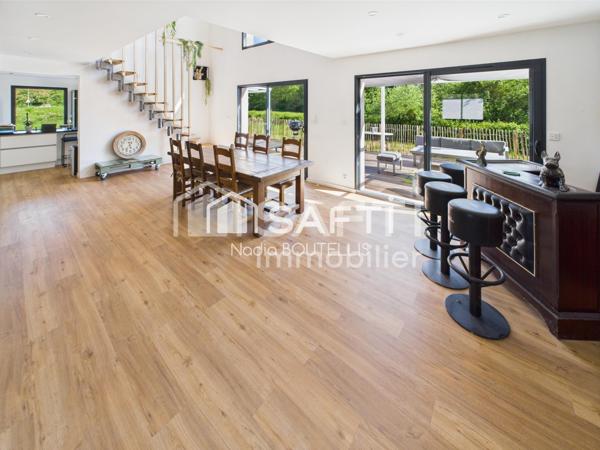 Belle maison à étage de 6 pièces, plus, une grange en R+1 de 110 M².