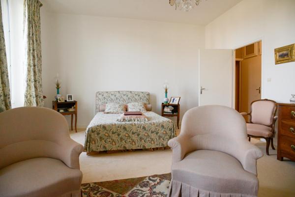 Appartement de 6 Piéces hyper centre de CHATELLERAULT à 1h20 de PARIS enTGV