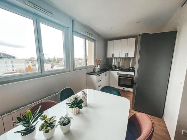 Appartement T2 MEUBLE avec balcon et stationnement