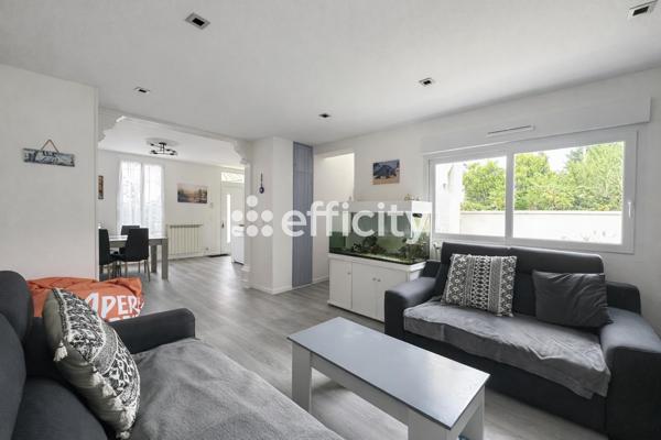 Maison
         5 pièces
        - 102 m² 365 000 € *