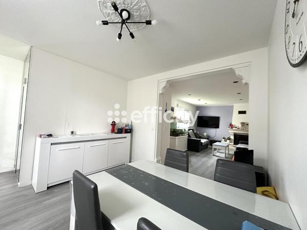 Maison
         5 pièces
        - 102 m² 365 000 € *