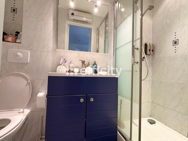 Maison
         5 pièces
        - 102 m² 365 000 € *