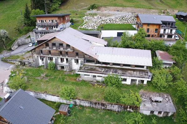 À Acheter – Ensemble Immobilier avec Permis Purgé – Essert-Romand (74110)