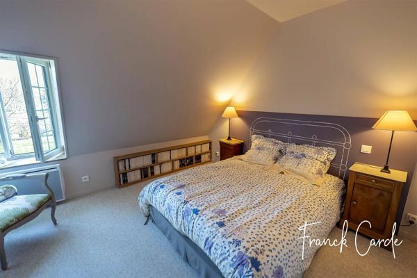 Superbe longère normande mêlant authenticité et modernité, dans un écrin de verdure