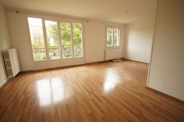 Appartement F4 de 70m² au calme , Le mesnil le roi Appartement F4 de 70m² au calme , Le mesnil le roi