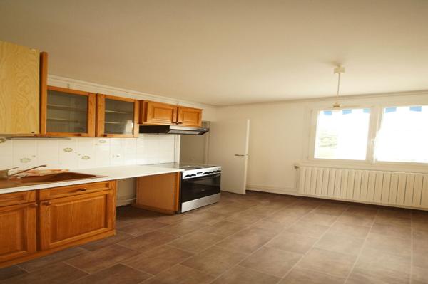 Appartement F4 de 70m² au calme , Le mesnil le roi Appartement F4 de 70m² au calme , Le mesnil le roi