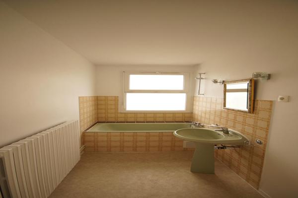 Appartement F4 de 70m² au calme , Le mesnil le roi Appartement F4 de 70m² au calme , Le mesnil le roi