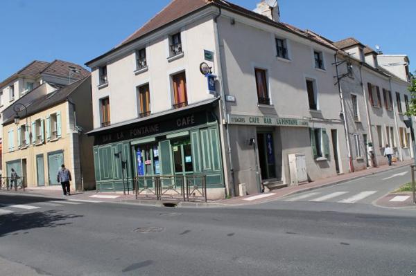 Restaurant, bar Maisons-Laffitte 150 m²