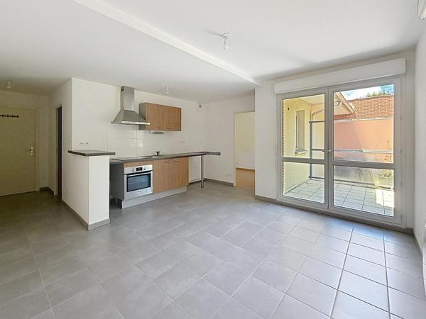 Idéal investisseur – Appartement T2 vendu loué avec stationnements.