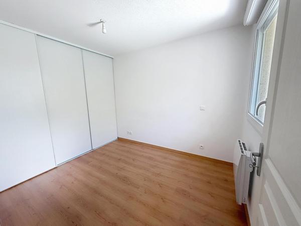 Idéal investisseur – Appartement T2 vendu loué avec stationnements.
