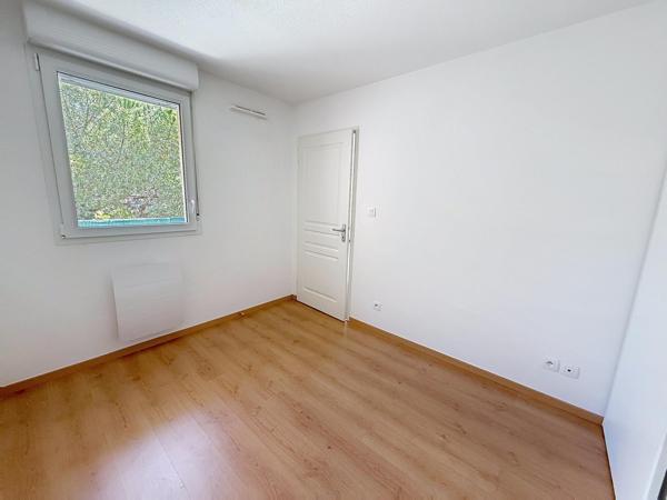 Idéal investisseur – Appartement T2 vendu loué avec stationnements.
