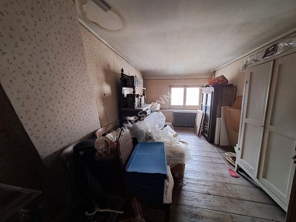 BONNEVILLE _ Appartement à rénover, avec combles aménageables, à vendre