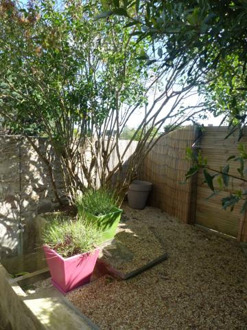 CHARMANT PIED A TERRE BORD DE MER PLEUMEUR BODOU