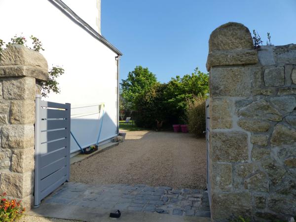 CHARMANT PIED A TERRE BORD DE MER PLEUMEUR BODOU