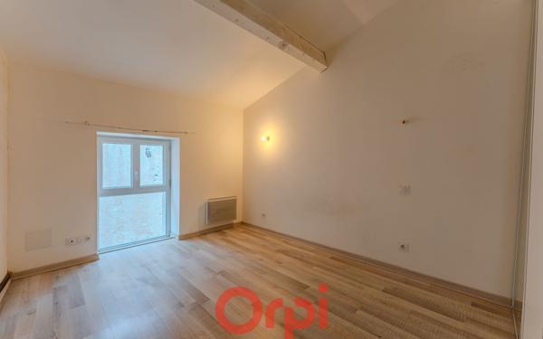 Appartement à vendre    2 pièces •  Alba-la-Romaine