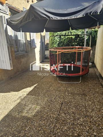 Maison mitoyenne,4 chambres,cuisine équipée,garage