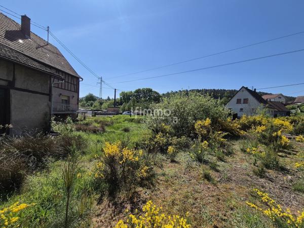 Maison d'environ 142 m2 habitables avec dépendances sous offre.