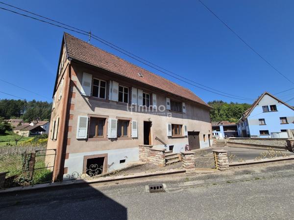 Maison d'environ 142 m2 habitables avec dépendances sous offre.