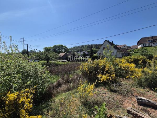 Maison d'environ 142 m2 habitables avec dépendances sous offre.