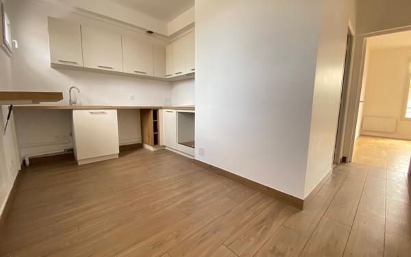 Appartement à vendre    2 pièces • 48,24 m2 Saint-Maur-des-Fossés