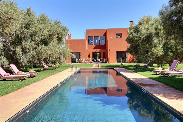À vendre propriété contemporaine sur la route d'Amizmiz à Marrakech