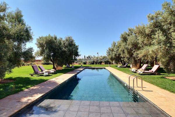 À vendre propriété contemporaine sur la route d'Amizmiz à Marrakech
