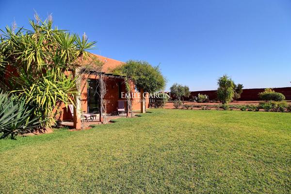 À vendre propriété contemporaine sur la route d'Amizmiz à Marrakech