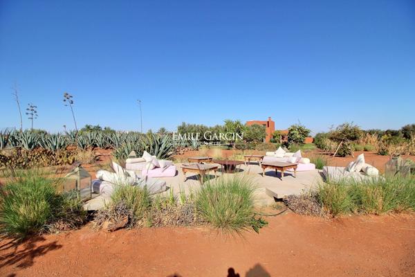 À vendre propriété contemporaine sur la route d'Amizmiz à Marrakech