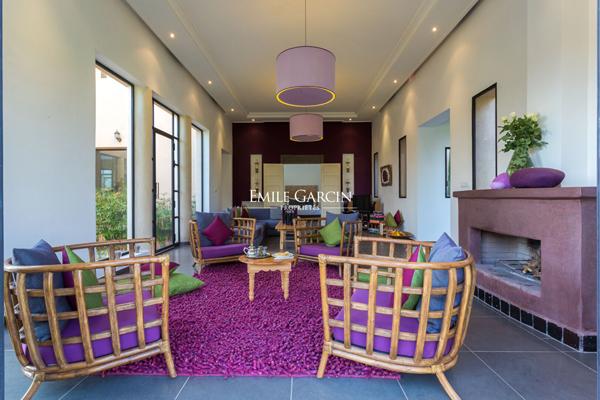 À vendre propriété contemporaine sur la route d'Amizmiz à Marrakech
