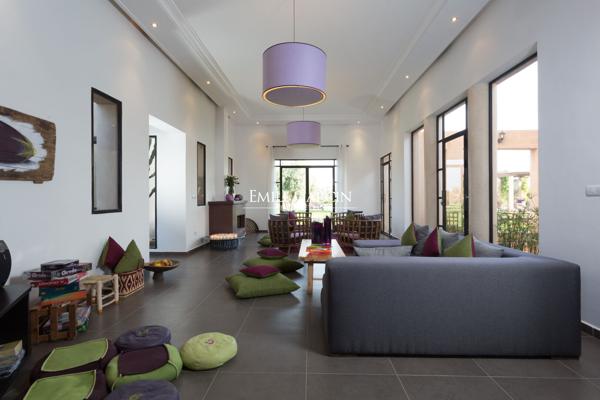 À vendre propriété contemporaine sur la route d'Amizmiz à Marrakech