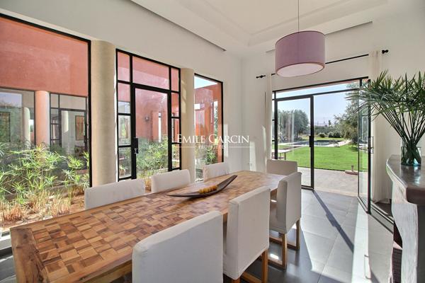À vendre propriété contemporaine sur la route d'Amizmiz à Marrakech