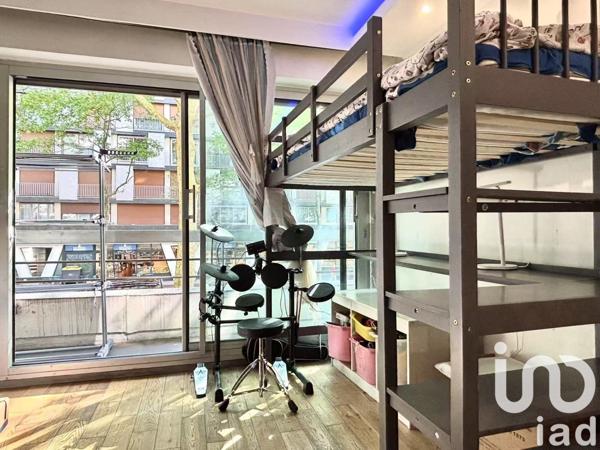 Appartement 2 pièces de 51 m² à Paris (75011)