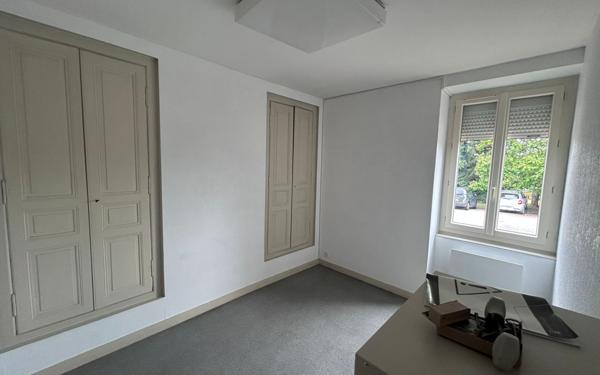 Immeuble à vendre    8 pièces • 350 m2 Aixe-sur-Vienne