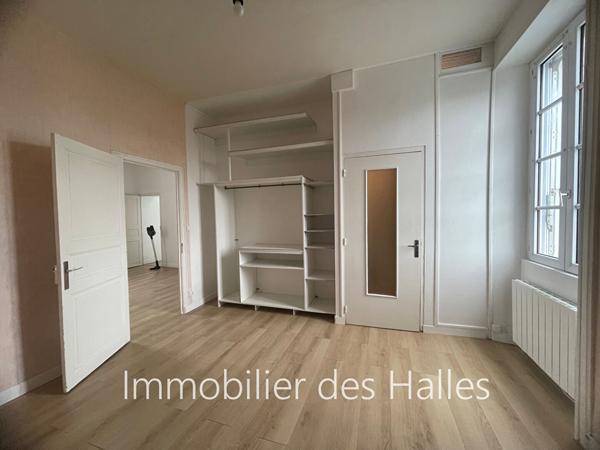 Centre ville de Renazé, appartement T2 , Renaze
