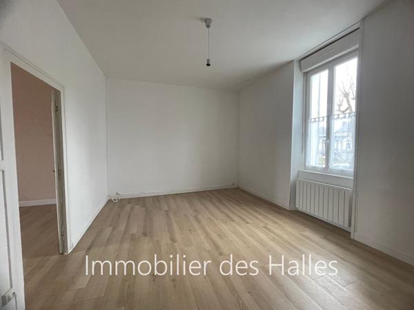 Centre ville de Renazé, appartement T2 , Renaze