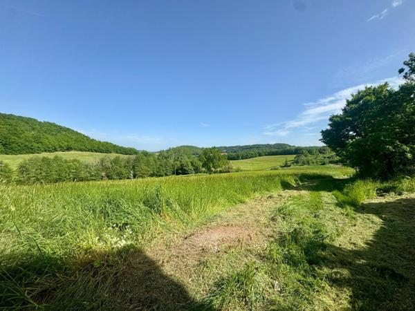 Maison d’habitation + grange à rénover – 240 m²