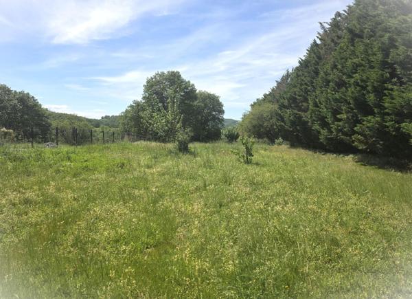 terrain constructible de 1562m², quartier calme