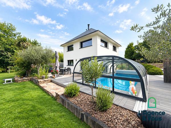 kervignac – maison contemporaine 5 chambres avec piscine, garage et grand jardin