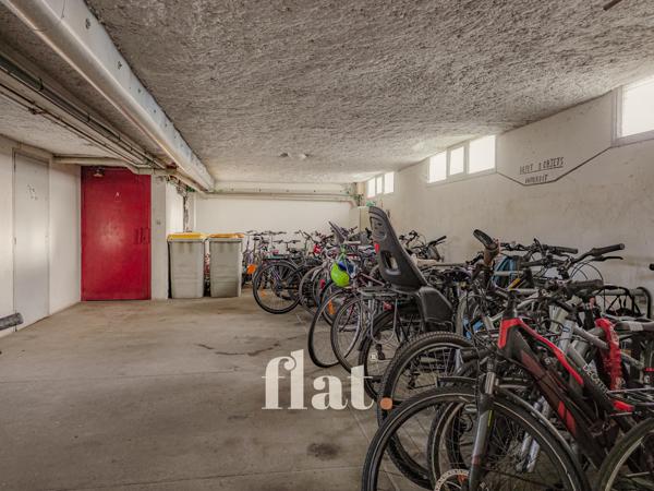 Appartement T4 / T3 - 62 m2 + cave + Jardin commun ( DPE D)