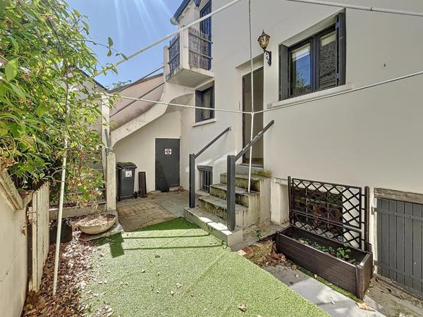 Appartement triplex oumaison de ville 5 min RER A