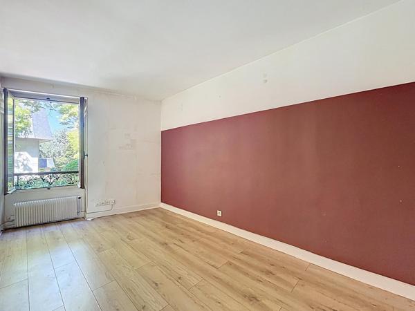 Appartement triplex oumaison de ville 5 min RER A