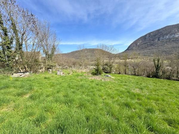 Vente                                                      Terrain
                        
                                         1673 m2                     à Prémeyzel