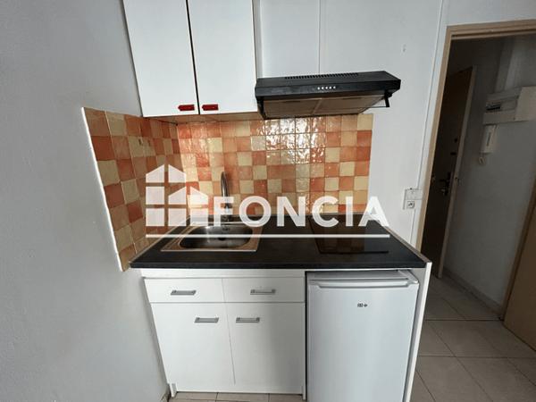 Location Studio meublé 14.26 m² - 37 RUE JEAN JACQUES ROUSSEAU Manosque 04100