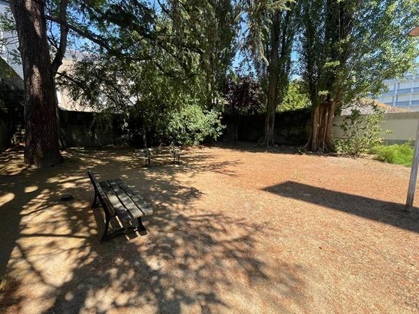 Appartement Angers La Madeleine T4/T5 - 3 chambres, bureau, garage, cave Angers