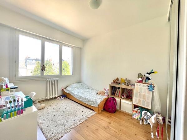 Appartement Angers La Madeleine T4/T5 - 3 chambres, bureau, garage, cave Angers