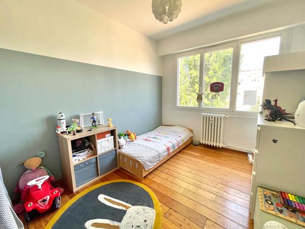 Appartement Angers La Madeleine T4/T5 - 3 chambres, bureau, garage, cave Angers