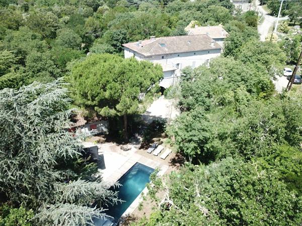 Maison à vendre    5 pièces •  Labeaume